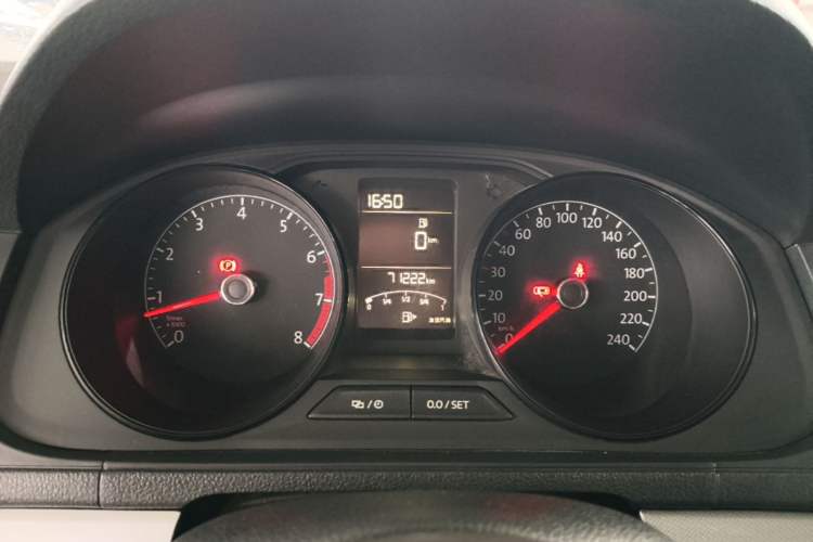Used Volkswagen Lavida 2015 1.6L Manual Fashion Edition Instrument Cluster