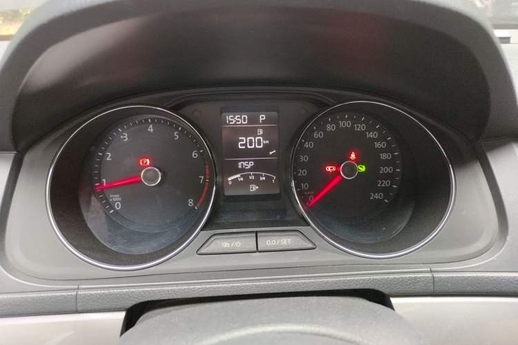 Used Volkswagen Lavida 2015 1.6L Automatic Comfort Edition Instrument Cluster