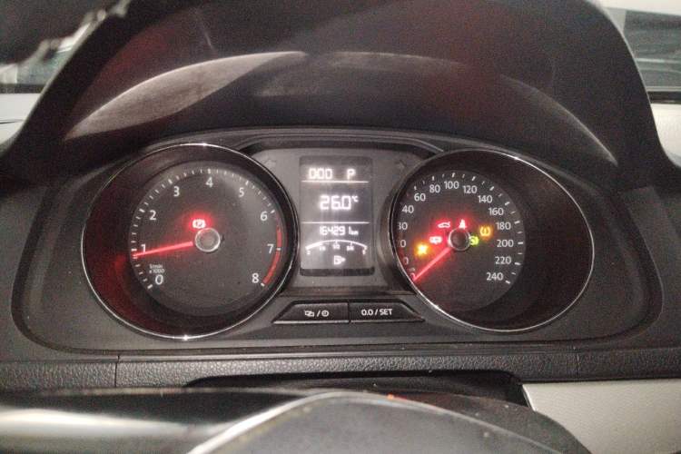 Used Volkswagen Lavida 2015 1.6L Automatic Comfort Edition Instrument Cluster