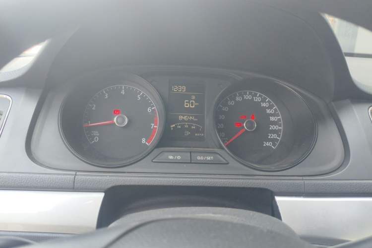 Used Volkswagen Lavida 2015 1.6L Manual Fashion Edition Instrument Cluster