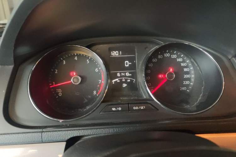 Used Volkswagen Lavida 2015 1.6L Manual Comfort Edition Instrument Cluster
