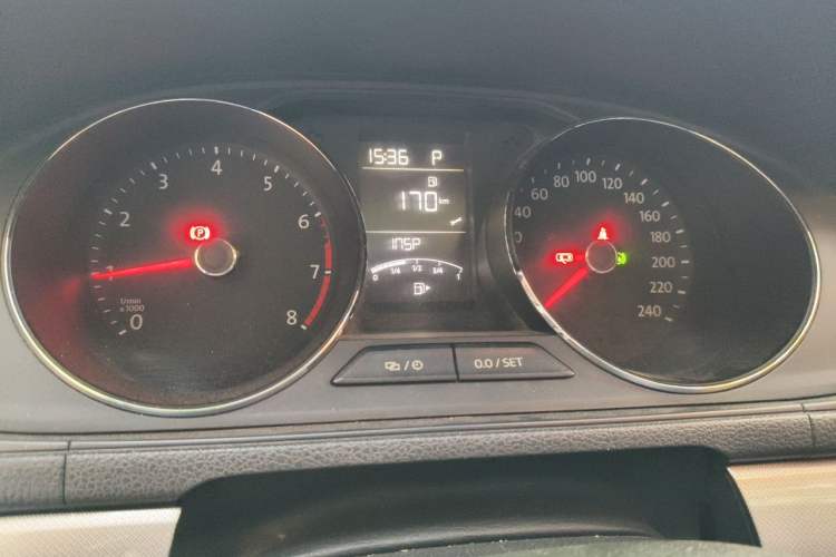 Used Volkswagen Lavida 2015 1.6L Automatic Comfort Edition Instrument Cluster