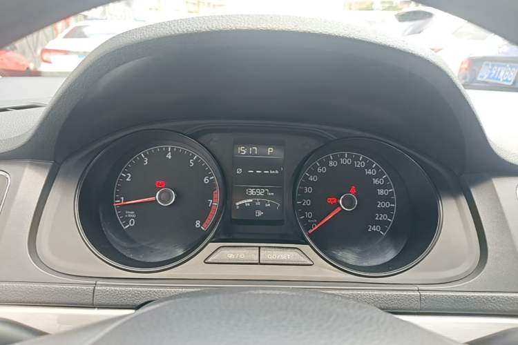 Used Volkswagen Lavida 2015 1.6L Automatic Fashion Edition Instrument Cluster