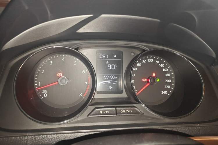 Used Volkswagen Lavida 2015 1.6L Automatic Comfort Edition Instrument Cluster