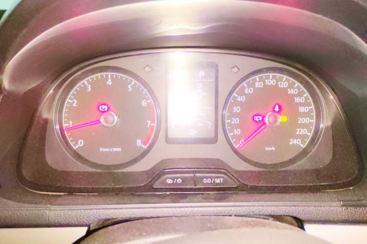 Used Volkswagen Lavida 2015 1.6L Automatic Fashion Edition Instrument Cluster