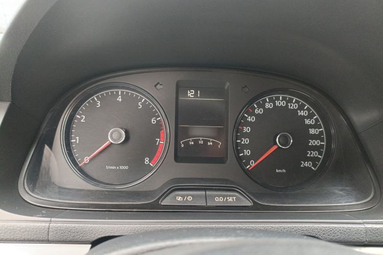 Used Volkswagen Lavida 2015 1.6L Automatic Fashion Edition Instrument Cluster