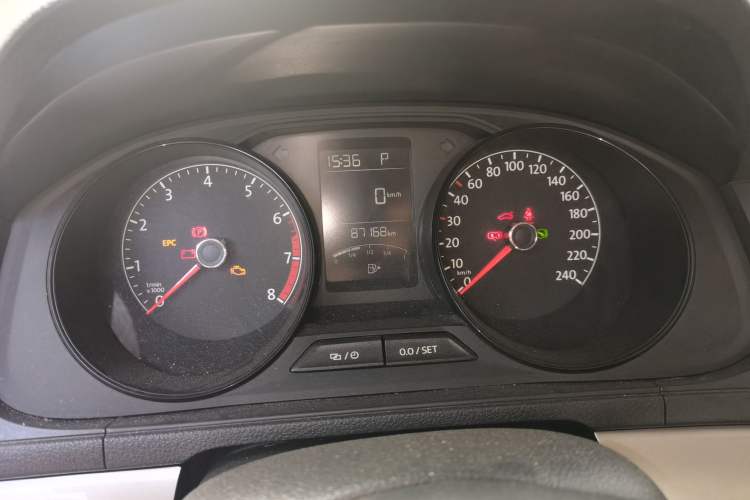 Used Volkswagen Lavida 2015 1.6L Automatic Fashion Edition Instrument Cluster