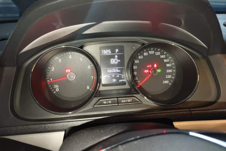 Used Volkswagen Lavida 2015 1.6L Automatic Comfort Edition Instrument Cluster