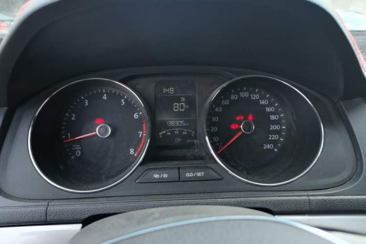 Used Volkswagen Lavida 2015 1.6L Manual Comfort Edition Instrument Cluster