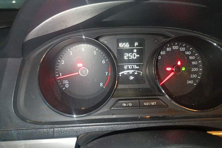 Used Volkswagen Lavida 2015 1.6L Automatic Comfort Edition Instrument Cluster