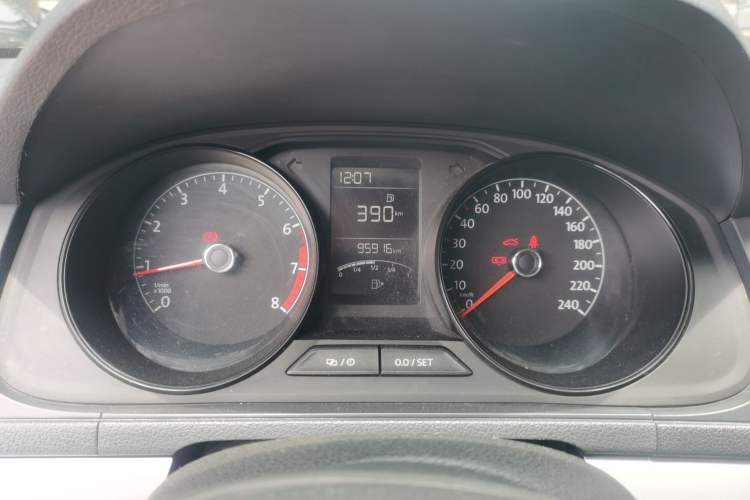 Used Volkswagen Lavida 2015 1.6L Manual Fashion Edition Instrument Cluster