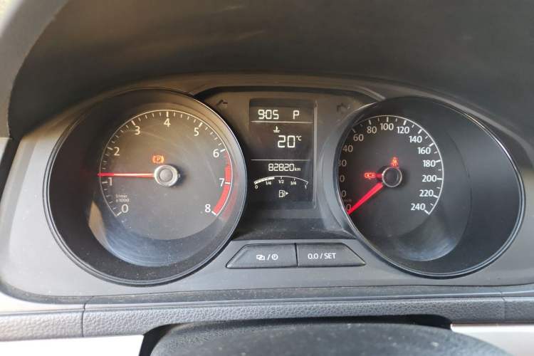 Used Volkswagen Lavida 2015 1.6L Automatic Fashion Edition Instrument Cluster