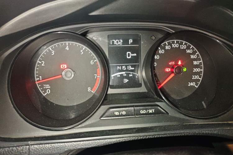 Used Volkswagen Lavida 2015 1.6L Automatic Fashion Edition Instrument Cluster