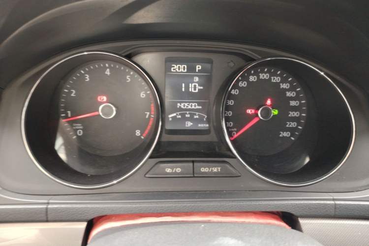 Used Volkswagen Lavida 2015 1.6L Automatic Comfort Edition Instrument Cluster