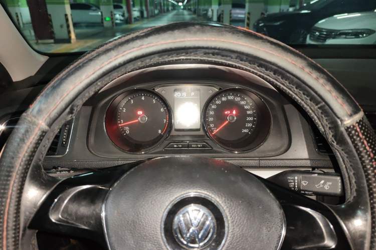 Used Volkswagen Lavida 2015 1.6L Automatic Comfort Edition Instrument Cluster
