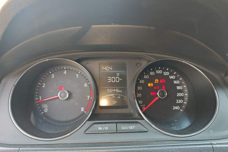 Used Volkswagen Lavida 2015 1.6L Manual Comfort Edition Instrument Cluster