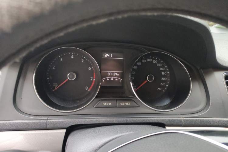Used Volkswagen Lavida 2015 1.6L Automatic Comfort Edition Instrument Cluster