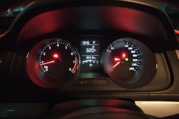Used Volkswagen Lavida 2015 1.6L Automatic Comfort Edition Instrument Cluster