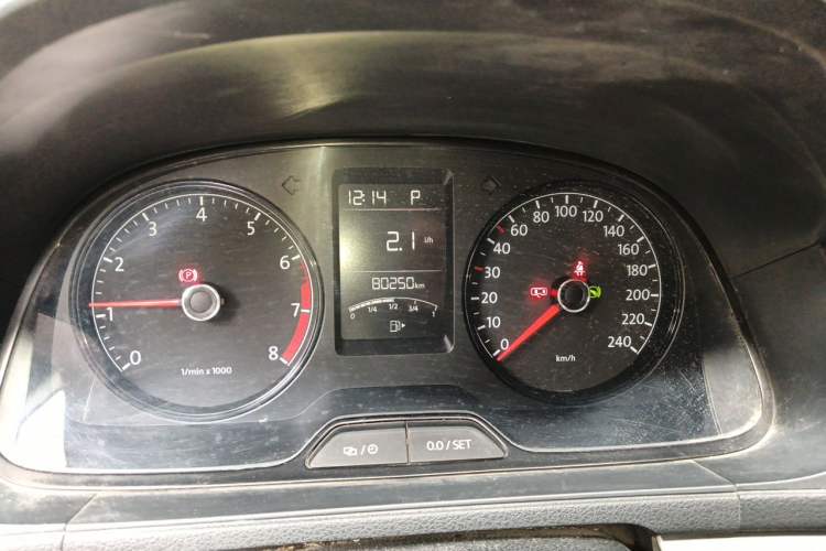 Used Volkswagen Lavida 2015 1.6L Automatic Fashion Edition Instrument Cluster