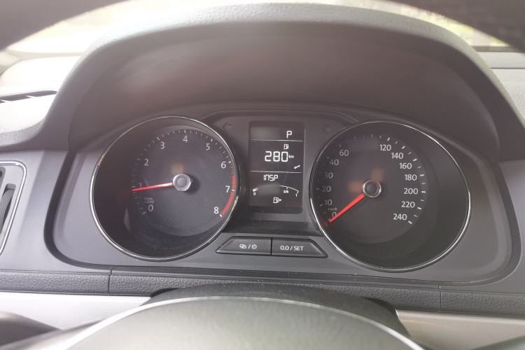 Used Volkswagen Lavida 2015 1.6L Automatic Comfort Edition Instrument Cluster