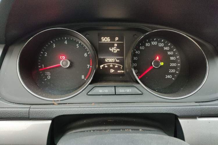 Used Volkswagen Lavida 2015 1.6L Automatic Comfort Edition Instrument Cluster