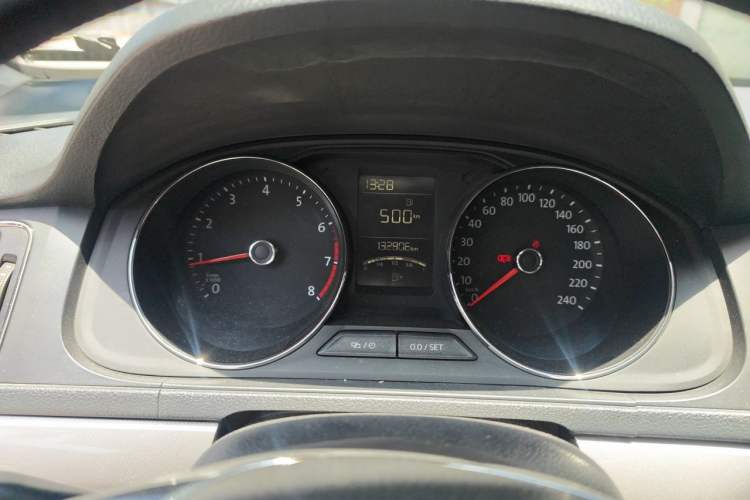 Used Volkswagen Lavida 2015 1.6L Manual Comfort Edition Instrument Cluster