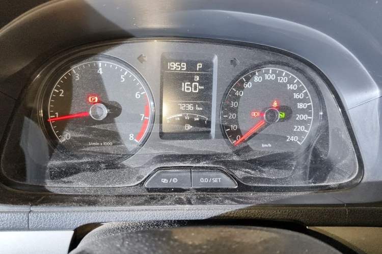 Used Volkswagen Lavida 2015 1.6L Automatic Fashion Edition Instrument Cluster