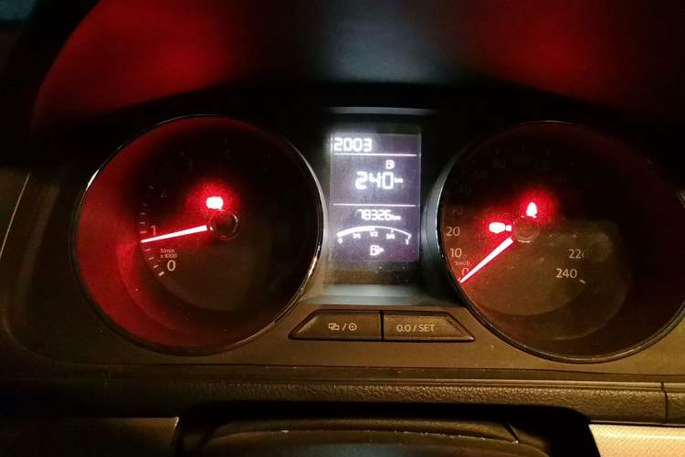 Used Volkswagen Lavida 2015 1.6L Manual Comfort Edition Instrument Cluster