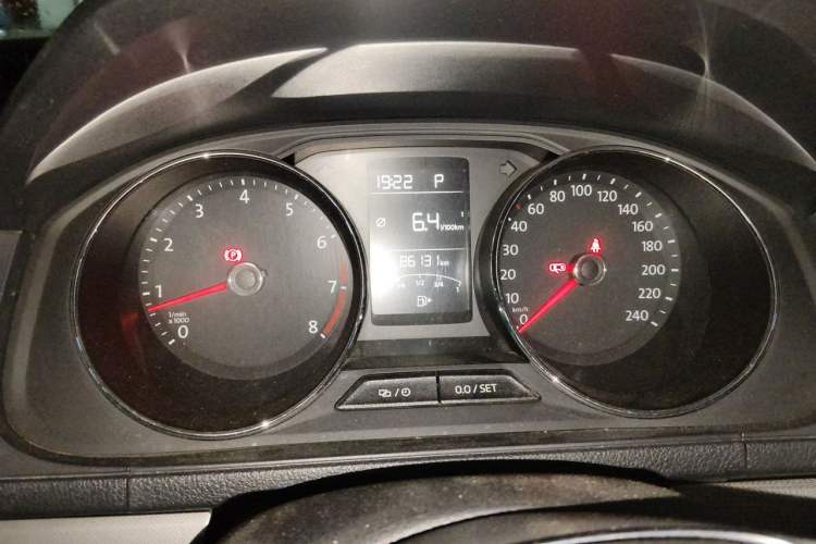 Used Volkswagen Lavida 2015 1.6L Automatic Comfort Edition Instrument Cluster