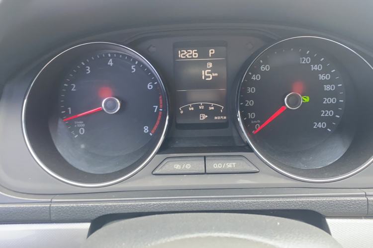 Used Volkswagen Lavida 2015 1.6L Automatic Comfort Edition Instrument Cluster