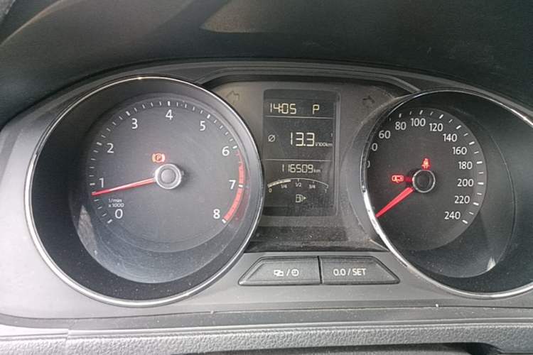 Used Volkswagen Lavida 2015 1.6L Automatic Comfort Edition Instrument Cluster