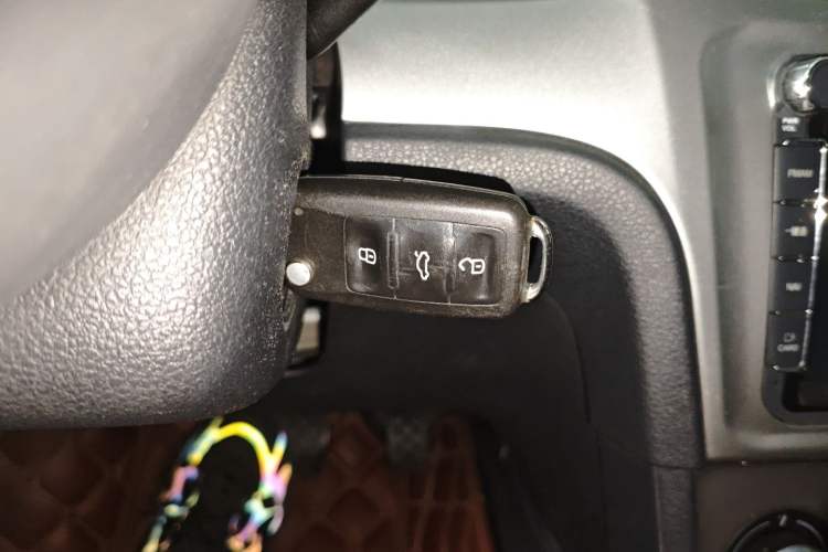 Used Volkswagen Lavida 2015 1.6L Automatic Fashion Edition Interior 1