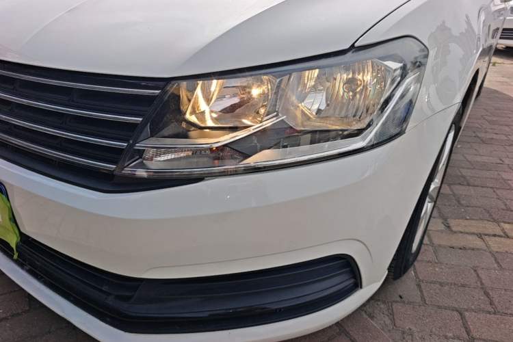 Used Volkswagen Lavida 2015 1.6L Manual Fashion Edition Left Front Headlight