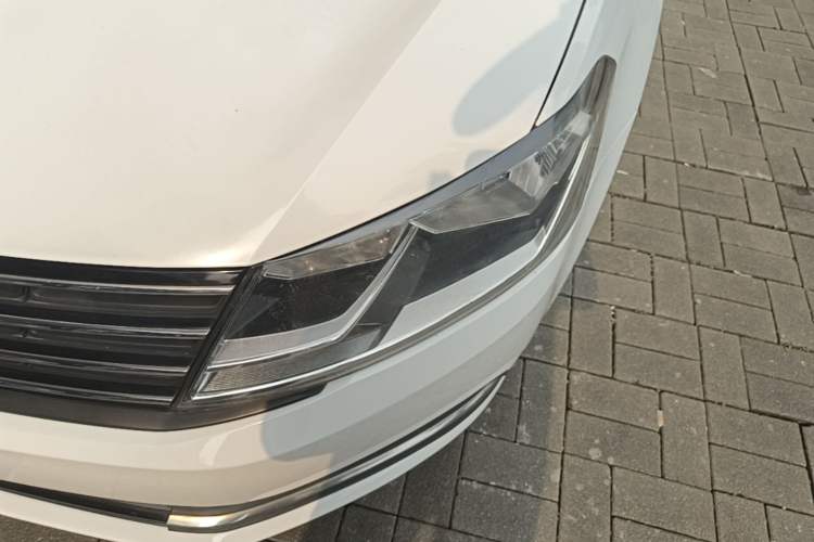 Used Volkswagen Lavida 2015 1.6L Automatic Fashion Edition Left Front Headlight