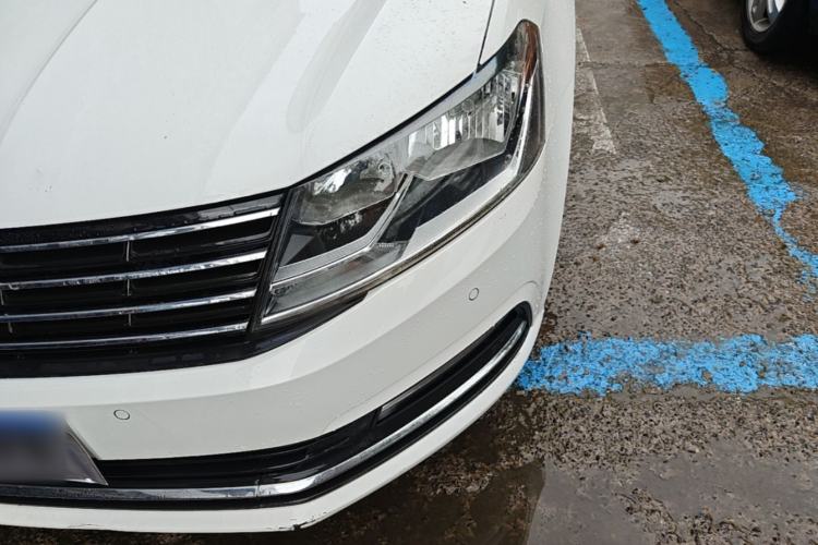 Used Volkswagen Lavida 2015 230TSI DSG Comfort Edition Left Front Headlight