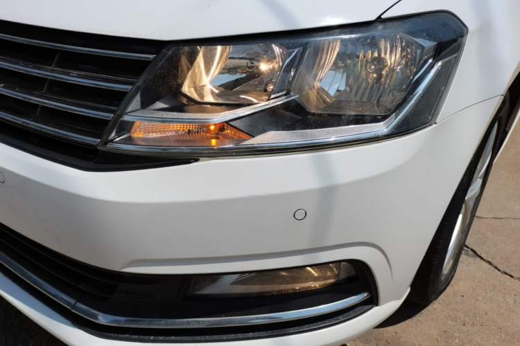 Used Volkswagen Lavida 2015 1.6L Automatic Comfort Edition Left Front Headlight