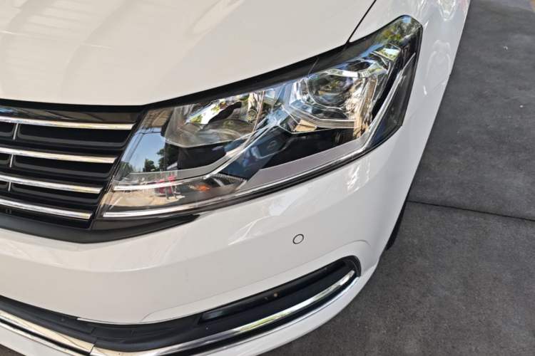 Used Volkswagen Lavida 2015 1.6L Automatic Comfort Edition Left Front Headlight