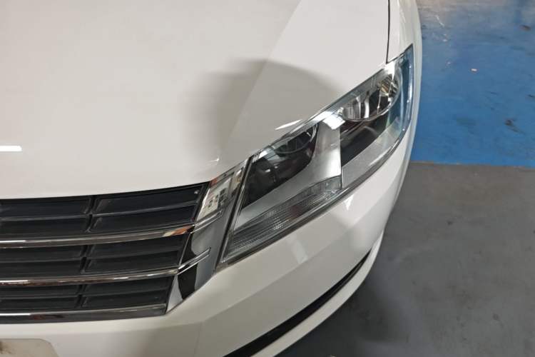Used Volkswagen Lavida 2015 1.6L Automatic Fashion Edition Left Front Headlight