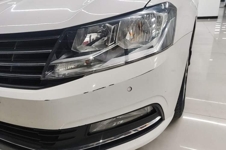 Used Volkswagen Lavida 2015 1.6L Automatic Comfort Edition Left Front Headlight