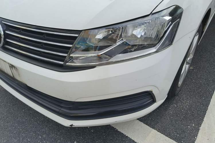 Used Volkswagen Lavida 2015 1.6L Automatic Fashion Edition Left Front Headlight