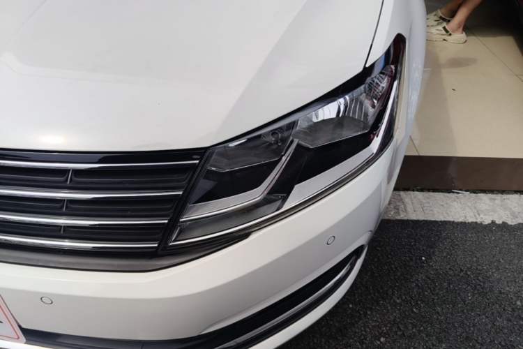 Used Volkswagen Lavida 2015 1.6L Automatic Comfort Edition Left Front Headlight