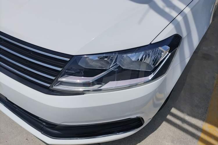 Used Volkswagen Lavida 2015 1.6L Automatic Fashion Edition Left Front Headlight