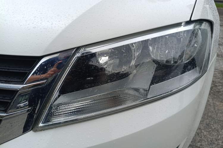 Used Volkswagen Lavida 2015 1.6L Automatic Fashion Edition Left Front Headlight