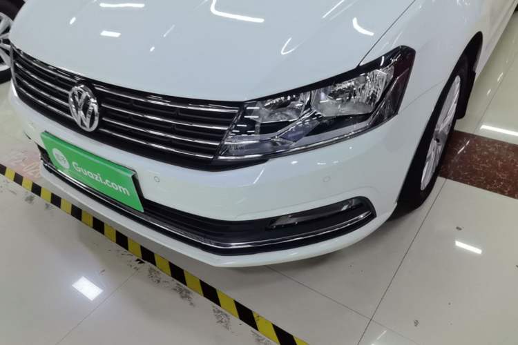 Used Volkswagen Lavida 2015 1.6L Automatic Comfort Edition Left Front Headlight