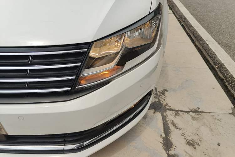 Used Volkswagen Lavida 2015 1.6L Automatic Comfort Edition Left Front Headlight
