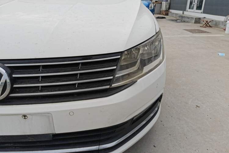 Used Volkswagen Lavida 2015 1.6L Automatic Comfort Edition Left Front Headlight