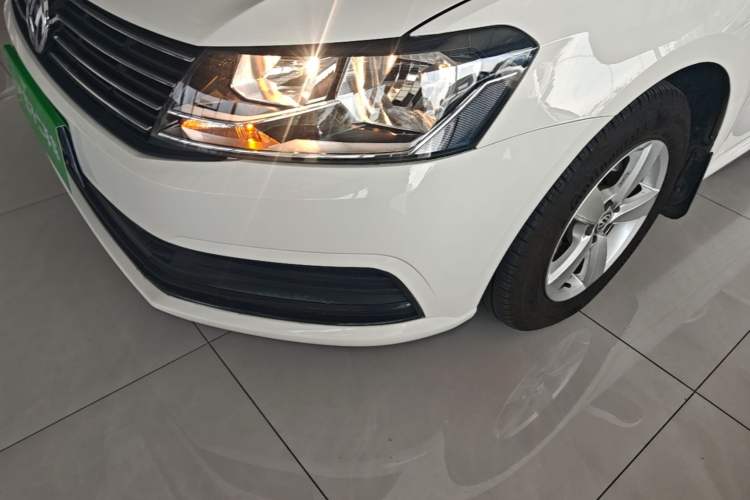 Used Volkswagen Lavida 2015 1.6L Automatic Fashion Edition Left Front Headlight