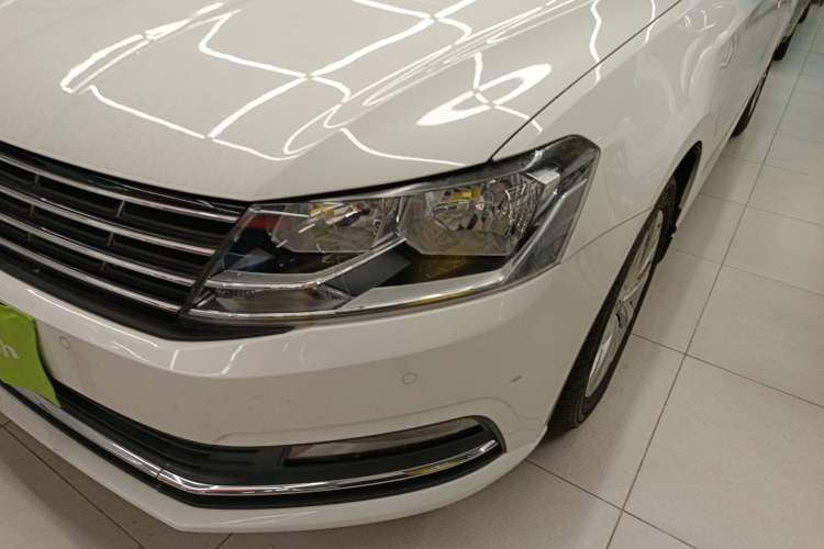 Used Volkswagen Lavida 2015 230TSI DSG Comfort Edition Left Front Headlight