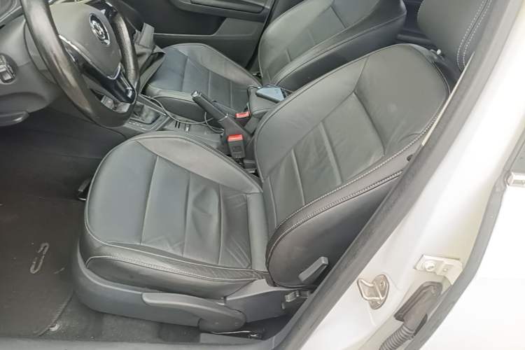 Used Volkswagen Lavida 2015 1.6L Automatic Comfort Edition Left Front Seat