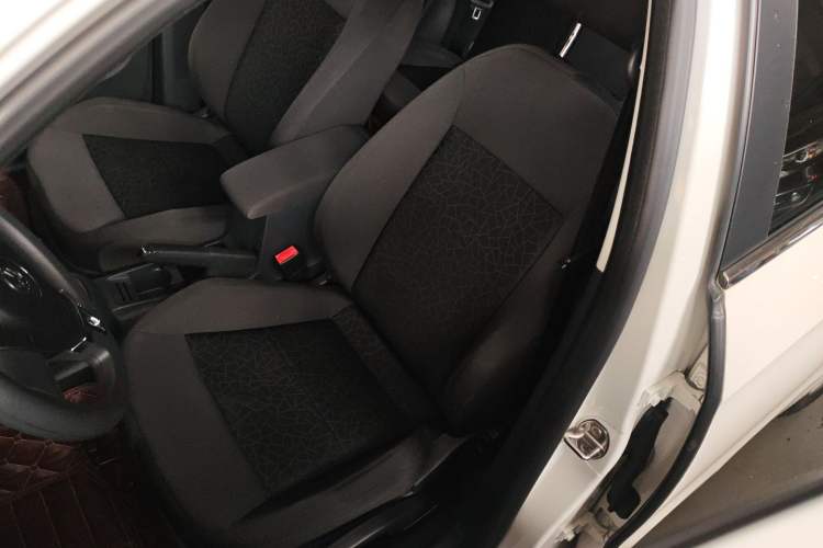 Used Volkswagen Lavida 2015 1.6L Automatic Fashion Edition Left Front Seat